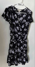 Load image into Gallery viewer, Michael Kors Womens Black White Floral Print Short Sleeve Wrap Dress Size Small
