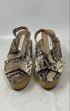 Load image into Gallery viewer, Diane Von Furstenberg Womens Beige Snakeskin Print Platform Heels Size 6M
