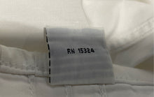 Load image into Gallery viewer, Authentic Burberrys Mens White Long Sleeve Dress Shirt Size 15/33
