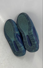 Load image into Gallery viewer, Nike Boys IsoFly Blue Low Top Lace-Up Basketball Sneaker Shoes Size 2Y
