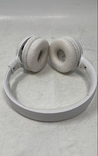 Load image into Gallery viewer, JBL White Bluetooth Wireless Adjustable Band Over The Ear Headphones
