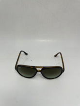 Load image into Gallery viewer, Ray-Ban Unisex Havana Aviator Sunglasses RB4125 Cats 5000 Green Gradient (NCL)
