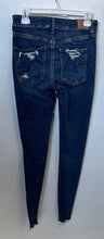 Load image into Gallery viewer, American Eagle Womens Blue Denim Pockets Skinny Leg Jeans Size 8
