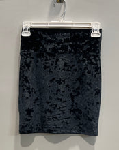 Load image into Gallery viewer, Forever 21 Womens Black Velvet Stretch Pull-On Straight &amp; Pencil Skirt Size S
