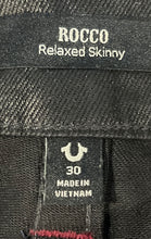 Load image into Gallery viewer, True Religion Rocco Mens Black Coated Denim Relaxed Fit Skinny Leg Jeans Size 30
