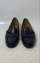 Load image into Gallery viewer, Cole Haan Mens Pinch Buckle Kiltie Black Leather Loafer Dress Shoes Size 9.5
