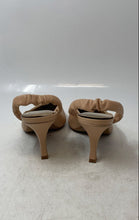 Load image into Gallery viewer, Vince Camuto Womens Nude Pointed Toe Kitten Slingback Heels Size 9M
