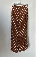 Load image into Gallery viewer, Forever 21 Womens Brown White Polka Dot Print Flared Leg Ankle Pants Size Small
