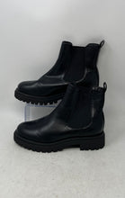 Load image into Gallery viewer, Old Navy Womens Black Leather Round Toe Pull-On Chelsea Boots Size 6 1/2
