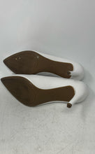 Load image into Gallery viewer, Michael Kors Womens Dorothy Flex White Leather Stiletto Pump Heels Size 7 M
