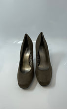 Load image into Gallery viewer, Limelight Womens Gray Suede Closed Toe Slip-On Stiletto Pump Heels Size 39
