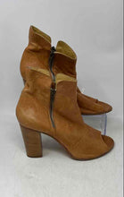 Load image into Gallery viewer, Steve Madden Womens Brown Leather Side Zip Block Heel Ankle Booties Size EUR 39
