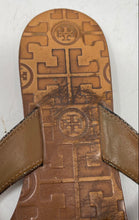 Load image into Gallery viewer, Authentic Tory Burch Womens Thora Brown Gold Flip Flop Sandals Size 7M Damaged
