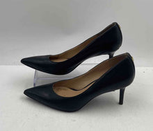 Load image into Gallery viewer, Authentic Lauren Ralph Lauren Womens Lanette Black Pump Heels Size 6B Damaged
