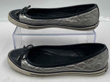 Load image into Gallery viewer, Authentic Tory Burch Womens Skylar Black Silver White Ballet Flats Size 5.5 M
