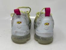 Load image into Gallery viewer, Authentic Nike Womens Air Vapormax Plus Light Green Sneaker Shoes 5.5 Stained
