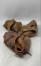 Load image into Gallery viewer, Lot Of 3 Pcs Unisex Brown Right-Handed Throw Design Baseball Glove
