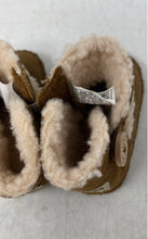 Load image into Gallery viewer, UGG Unisex Baby Lemmy II 1018136I Brown Suede Sheepskin Button Booties Size 0/1

