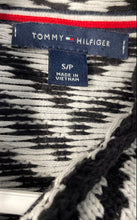 Load image into Gallery viewer, Tommy Hilfiger Womens White Black Chevron Long Sleeve Pullover Sweater Size S/P
