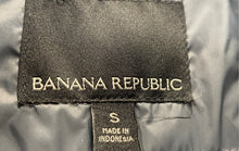 Load image into Gallery viewer, Banana Republic Mens Dark Gray Zippered Full-Zip Quilted Vest Size Small
