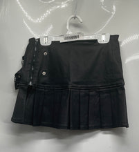 Load image into Gallery viewer, Edikted Womens Black Side Slit Pleated Buckle Mini Skirt Size XS With Tag
