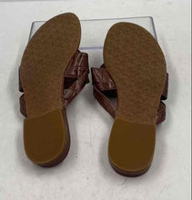 Load image into Gallery viewer, Authentic Lauren Ralph Lauren Womens Rosalind LTR Brown Thong Sandals Size 6B
