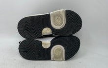 Load image into Gallery viewer, Nike Kids Team Hustle D11 DV8994-004 Black Low Top Basketball Shoes Size 13C
