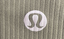 Load image into Gallery viewer, Lululemon Womens Green Ribbed Pull-On Athletic Ankle Leggings Size 8
