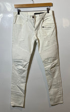 Load image into Gallery viewer, Authentic Armani Exchange Womens White Skinny Leg Jeans Size EUR 29
