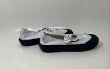 Load image into Gallery viewer, Vans Womens 93 Black Silver Adjustable Buckle Round Toe Mary Jane Shoes Size 7
