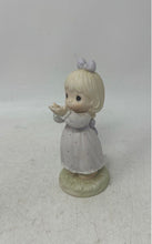 Load image into Gallery viewer, Enesco Precious Moment Sharing A Gift Of Love 1991 Limited Edition Figurine
