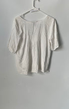 Load image into Gallery viewer, Forever 21 Womens White Pleated Short Sleeve V-Neck Blouse Top Size Large
