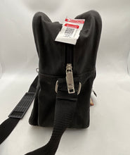 Load image into Gallery viewer, Skyline Unisex Black Outer Pocket Zipper Shoulder Strap Luggage Bag With Tag
