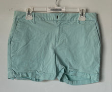 Load image into Gallery viewer, Tommy Hilfiger Womens Light Green Flat Front Slash Pockets Chino Shorts Size 6
