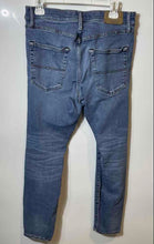 Load image into Gallery viewer, Lucky Brand Mens Blue Denim Medium Wash Stretch Straight Leg Jeans Size 32x30
