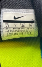 Load image into Gallery viewer, Nike Boys Flex Experience 845023-300 Green Black Low Top Sneakers Shoes Size 7Y
