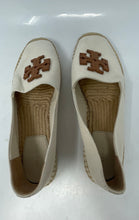 Load image into Gallery viewer, Authentic Tory Burch Womens Beige Slip-On Espadrilles Flats Size 8.5M Worn
