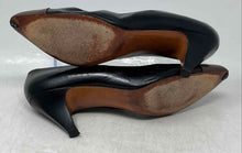 Load image into Gallery viewer, Evan Picone Womens Black Camel Leather Cap Toe Slip-On Pump Heels Size 10M
