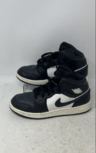 Load image into Gallery viewer, Nike Boys Air Jordan 1 DQ8423-010 Black White Leather Basketball Shoes Size 5.5Y
