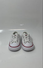 Load image into Gallery viewer, Converse Toddler Boys Chuck Taylor All Star White Low Top Sneakers Shoes Size 5C
