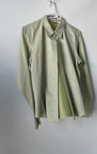 Load image into Gallery viewer, Liz Claiborne Womens Green Snake Print Long Sleeve Button-Up Shirt Size 8

