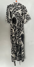 Load image into Gallery viewer, H&amp;M Womens Black White Printed Collared Button Front Shirt Dress Size M
