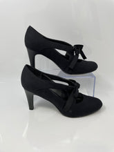 Load image into Gallery viewer, Ann Marino By Bettye Muller Womens Telma Black Round Toe Pump Heels Size 8.5

