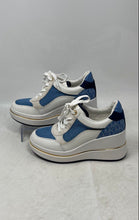 Load image into Gallery viewer, Michael Kors Womens Irving FT25F White Blue Low Top Sneakers Shoes Size 5.5 M
