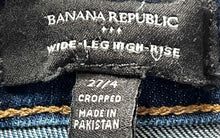 Load image into Gallery viewer, Banana Republic Womens Blue Denim Stretch Wide-Leg Cropped Jeans Size 27/4
