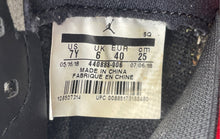Load image into Gallery viewer, Authentic Nike Kids Air Jordan 5 Retro 440888-006 Black Red Sneakers Shoes Sz 7Y
