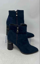 Load image into Gallery viewer, Studio Womens Blue Side Zipper Pointed Toe Ankle Fashion Bootie Boots Sz EUR 39
