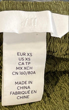 Load image into Gallery viewer, H&amp;M Womens Green Sleeveless Round Neck Regular Fit Pullover Blouse Top Size XS
