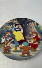 Load image into Gallery viewer, Knowles Walt Disney Snow White Happy Ending Decorative Collector Plate
