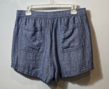 Load image into Gallery viewer, Old Navy Womens Blue Chambray Elastic Waist High-Rise Chino Shorts Size Medium

